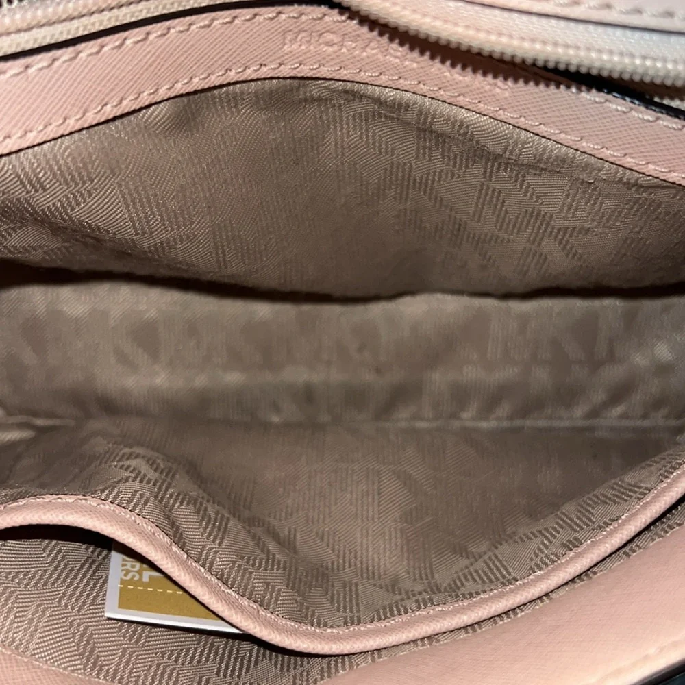 Pink Michael Kors purse - Picture 4 of 8